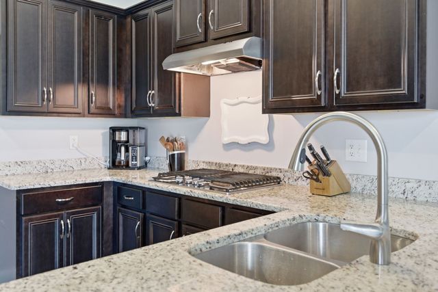 1581 Brockton Ln, Nashville, TN 37221