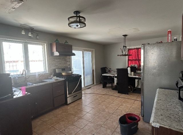 145 Cambridge, Springfield, MA 01109