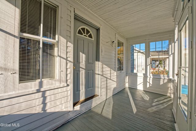 105 Sacandaga Road, Scotia, NY 12302