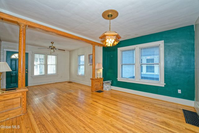 105 Sacandaga Road, Scotia, NY 12302