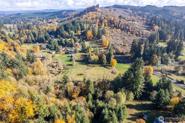 2104 Delameter Road, Castle Rock, WA 98611