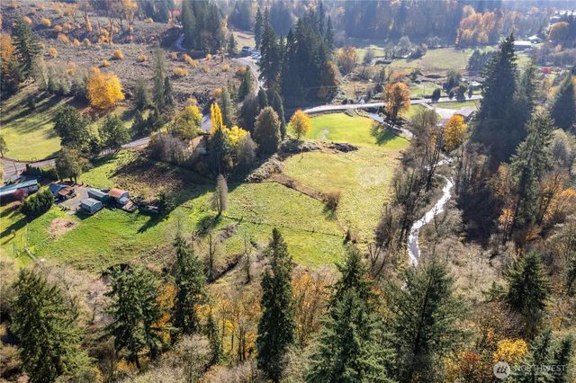 2104 Delameter Road, Castle Rock, WA 98611