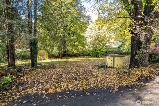 2104 Delameter Road, Castle Rock, WA 98611