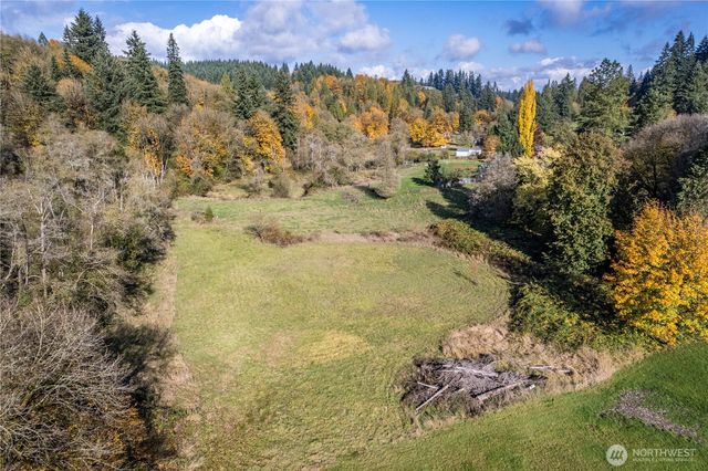 2104 Delameter Road, Castle Rock, WA 98611