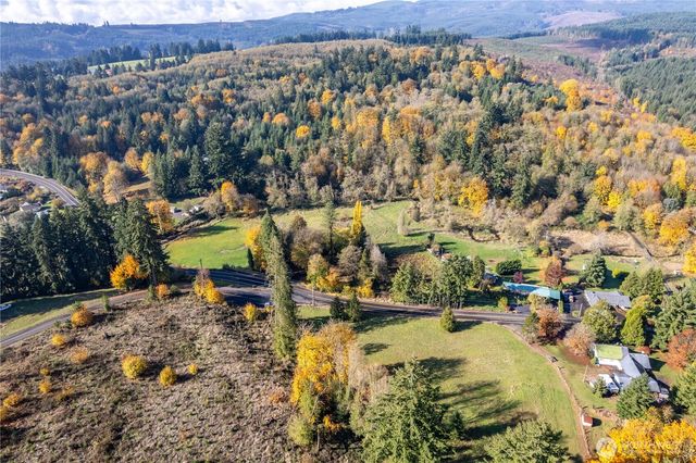 2104 Delameter Road, Castle Rock, WA 98611