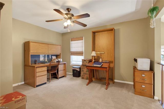 222 Susan Newton LN, Yorktown, VA 23693