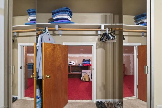 222 Susan Newton LN, Yorktown, VA 23693