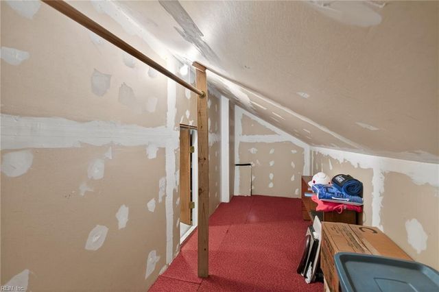 222 Susan Newton LN, Yorktown, VA 23693