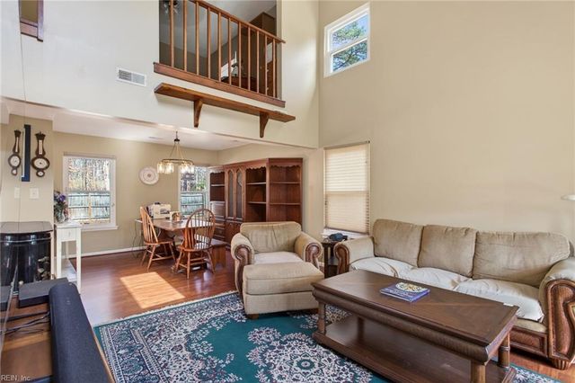 222 Susan Newton LN, Yorktown, VA 23693