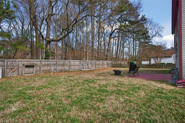 222 Susan Newton LN, Yorktown, VA 23693