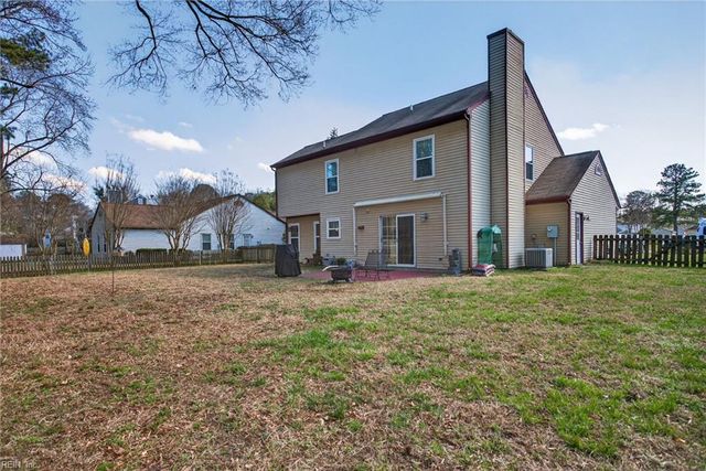 222 Susan Newton LN, Yorktown, VA 23693