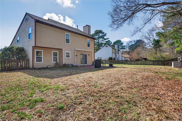 222 Susan Newton LN, Yorktown, VA 23693