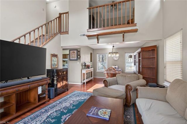 222 Susan Newton LN, Yorktown, VA 23693