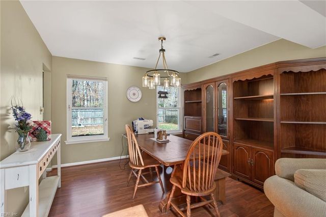 222 Susan Newton LN, Yorktown, VA 23693