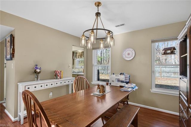 222 Susan Newton LN, Yorktown, VA 23693