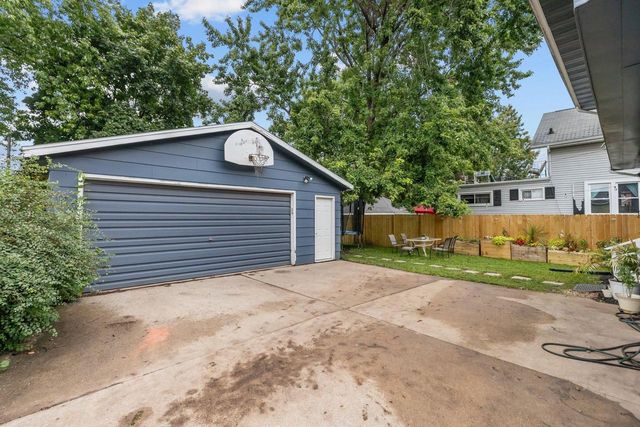 1937 SIMPSON STREET, Oshkosh, WI 54902