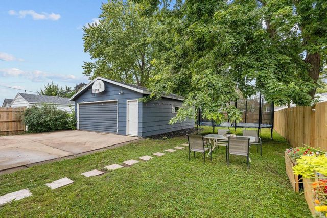 1937 SIMPSON STREET, Oshkosh, WI 54902