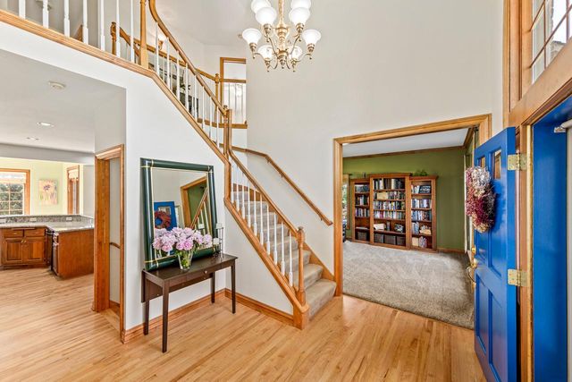 N29W26152 Coachman DRIVE, Pewaukee, WI 53072