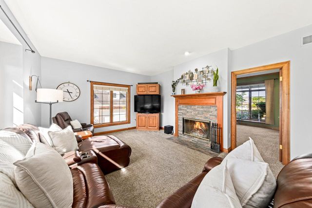 N29W26152 Coachman DRIVE, Pewaukee, WI 53072