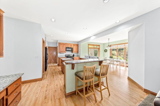 N29W26152 Coachman DRIVE, Pewaukee, WI 53072
