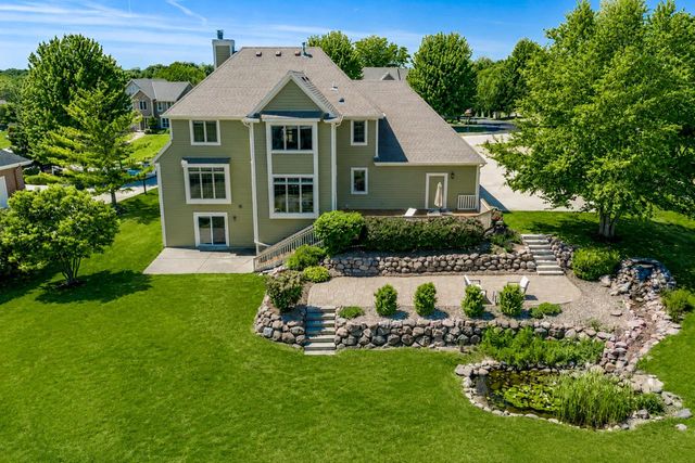 N29W26152 Coachman DRIVE, Pewaukee, WI 53072