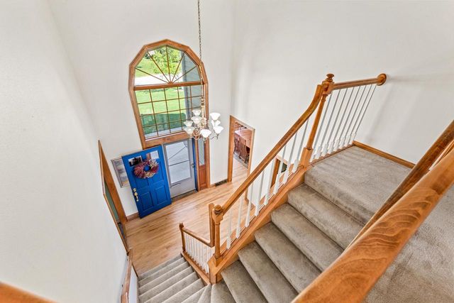 N29W26152 Coachman DRIVE, Pewaukee, WI 53072