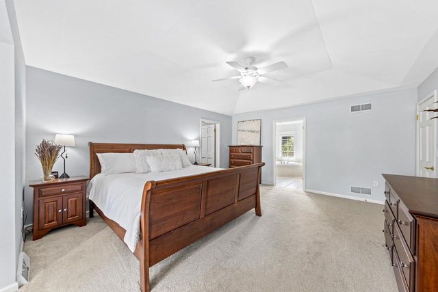 N29W26152 Coachman DRIVE, Pewaukee, WI 53072