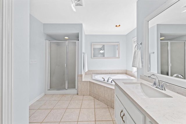 N29W26152 Coachman DRIVE, Pewaukee, WI 53072