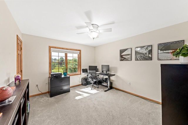 N29W26152 Coachman DRIVE, Pewaukee, WI 53072