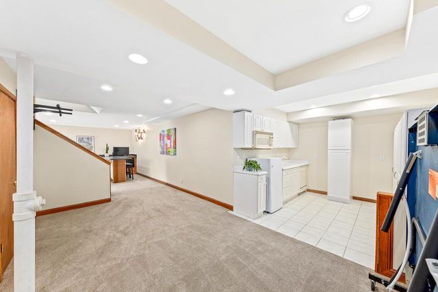 N29W26152 Coachman DRIVE, Pewaukee, WI 53072