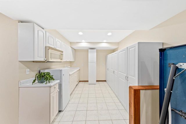 N29W26152 Coachman DRIVE, Pewaukee, WI 53072