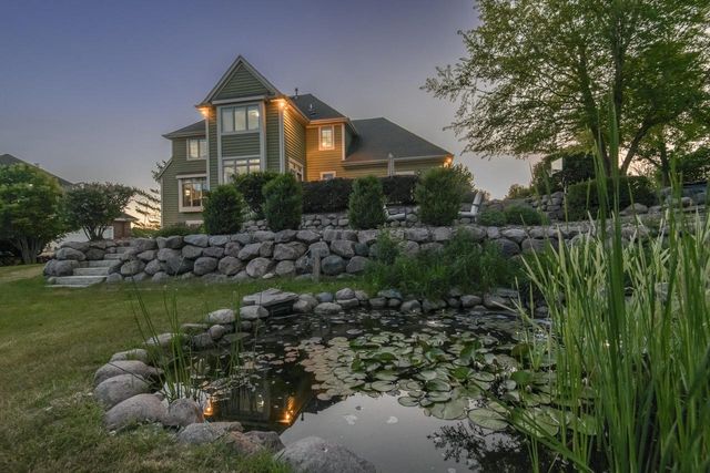 N29W26152 Coachman DRIVE, Pewaukee, WI 53072