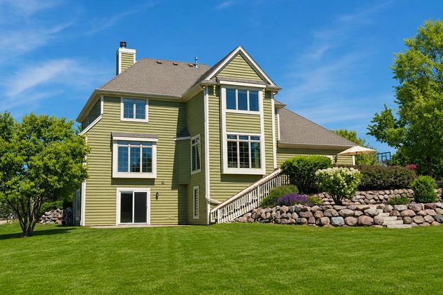 N29W26152 Coachman DRIVE, Pewaukee, WI 53072