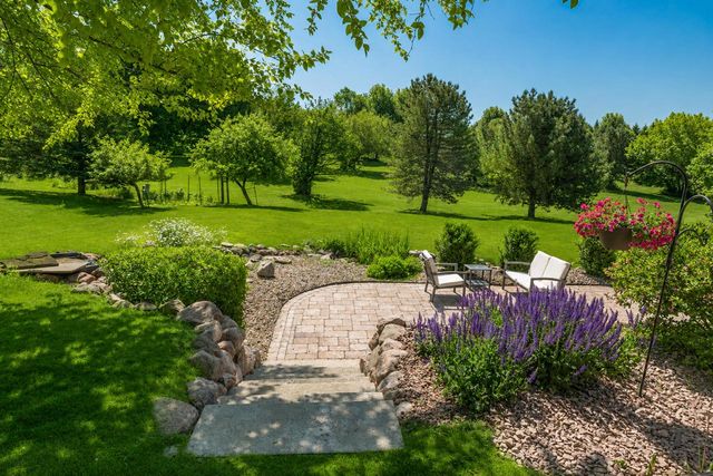 N29W26152 Coachman DRIVE, Pewaukee, WI 53072
