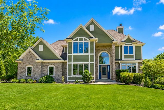 N29W26152 Coachman DRIVE, Pewaukee, WI 53072