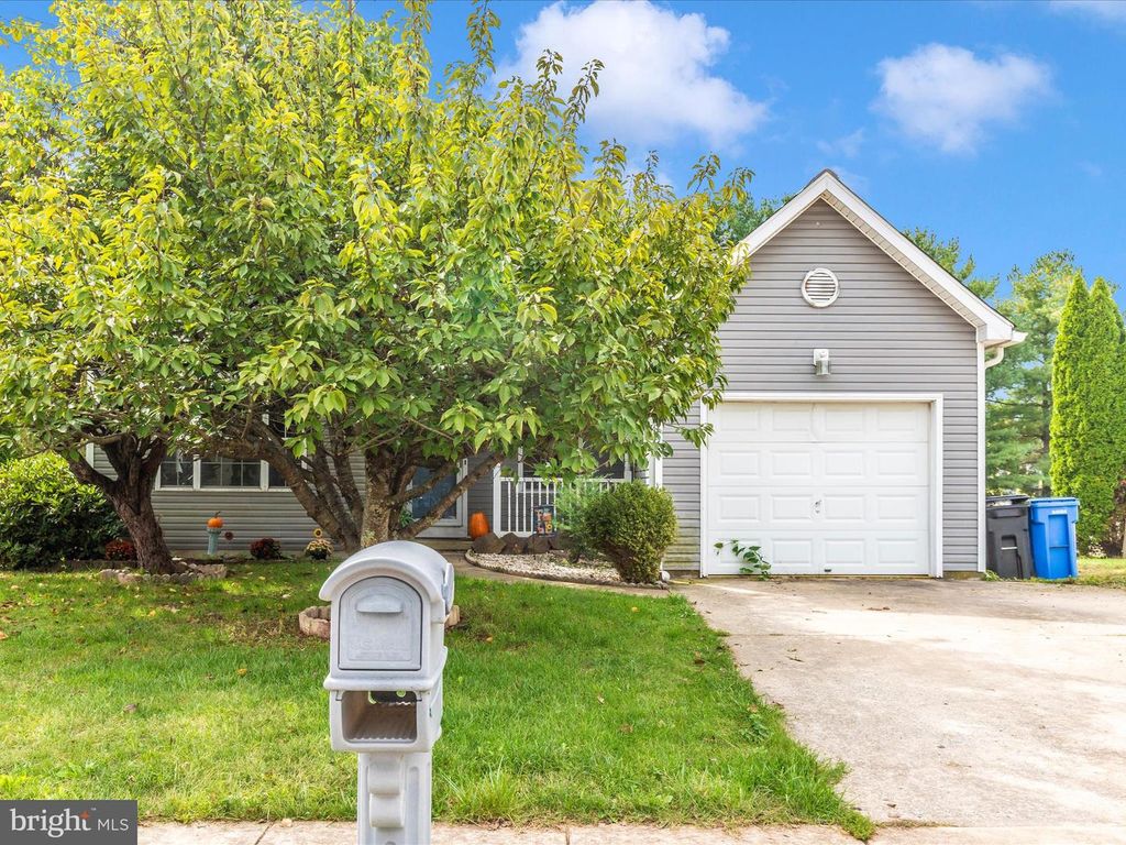 105 RIDGE AVE, Taneytown, MD 21787