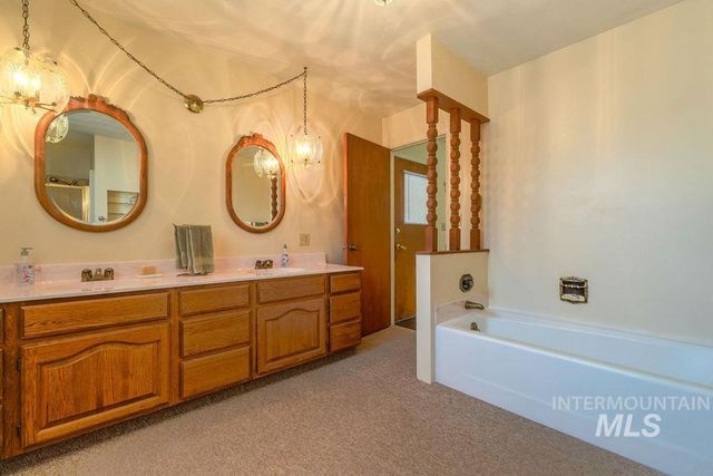 421 E Avenue E, Jerome, ID 83338