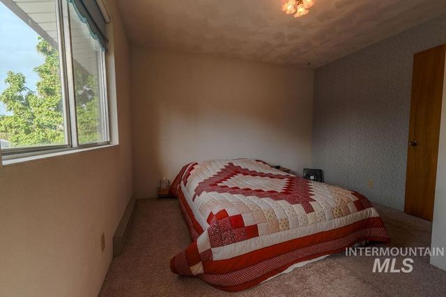 421 E Avenue E, Jerome, ID 83338