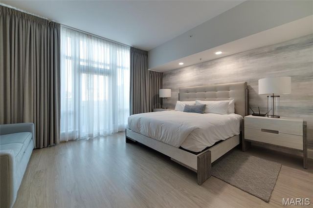 4909 Laclede Avenue 1905, St Louis, MO 63108