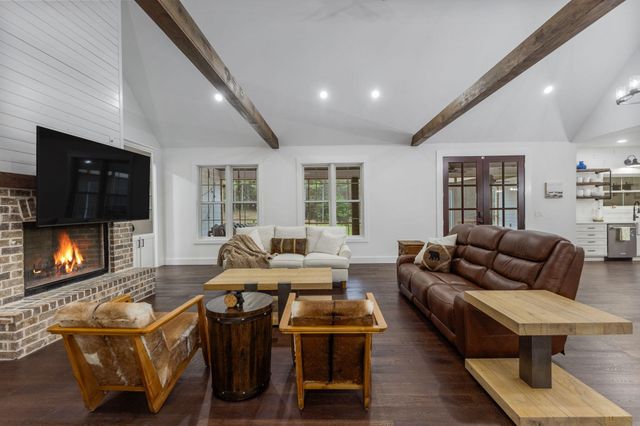 1618 Van Davis Road, NW, Charleston, TN 37310