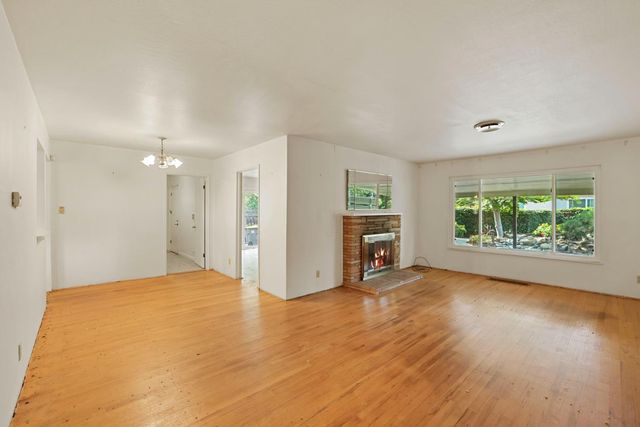 2958 Elmwood Ave, Stockton, CA 95204