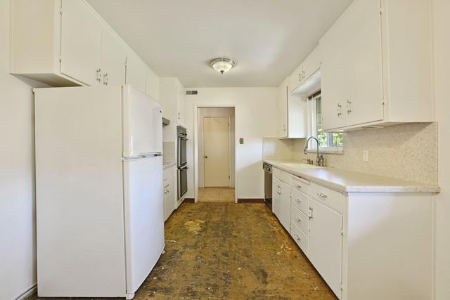 2958 Elmwood Ave, Stockton, CA 95204