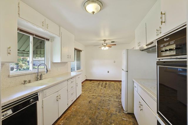 2958 Elmwood Ave, Stockton, CA 95204