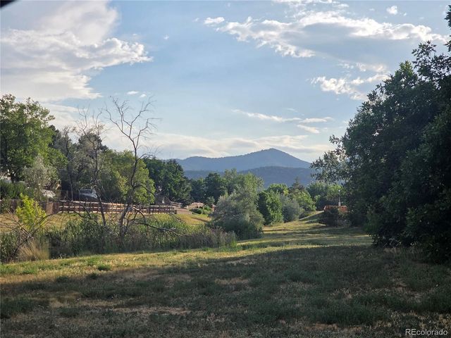 5438 S Union Court, Littleton, CO 80127