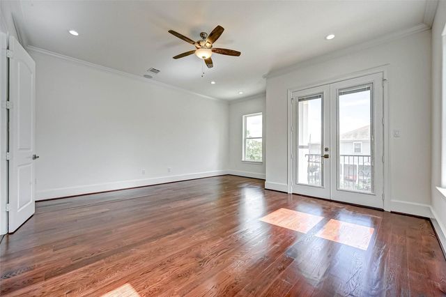825 W 16th Street A, Houston, TX 77008