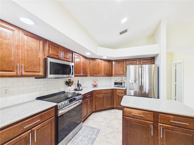 739 S Easy Street, Sebastian, FL 32958