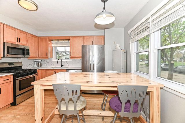 6300 W Cleveland AVENUE, Milwaukee, WI 53219