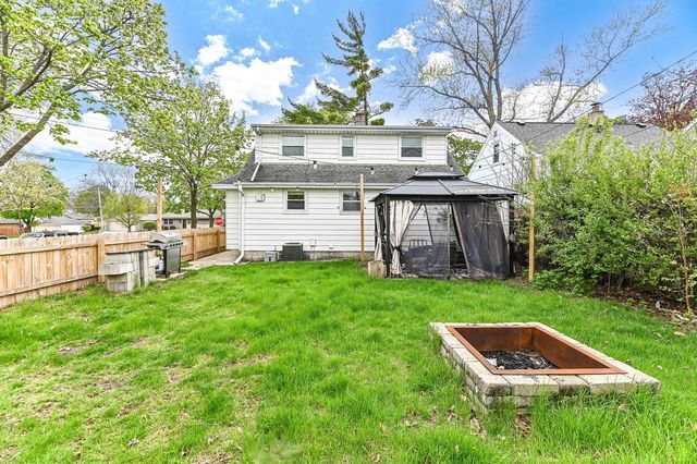 6300 W Cleveland AVENUE, Milwaukee, WI 53219