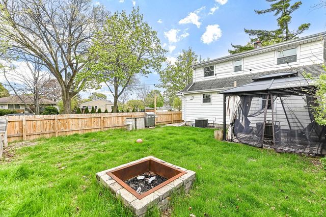 6300 W Cleveland AVENUE, Milwaukee, WI 53219