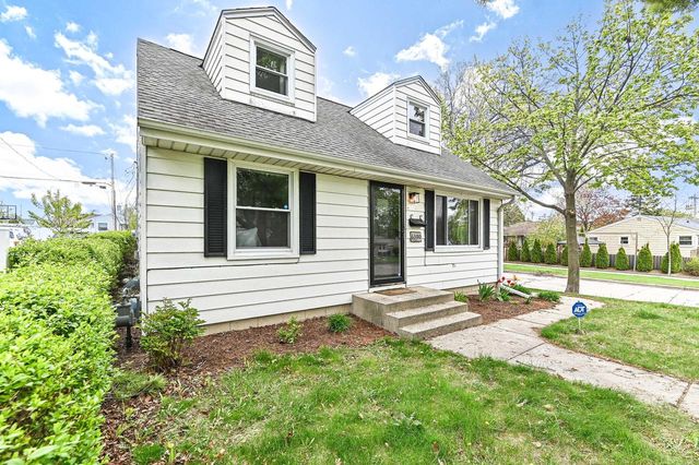 6300 W Cleveland AVENUE, Milwaukee, WI 53219